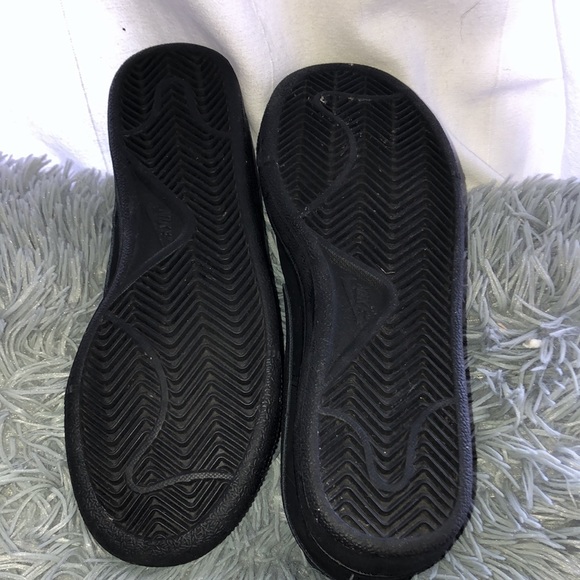 NWOT- Nike Court Royale sneakers black - Picture 4 of 7